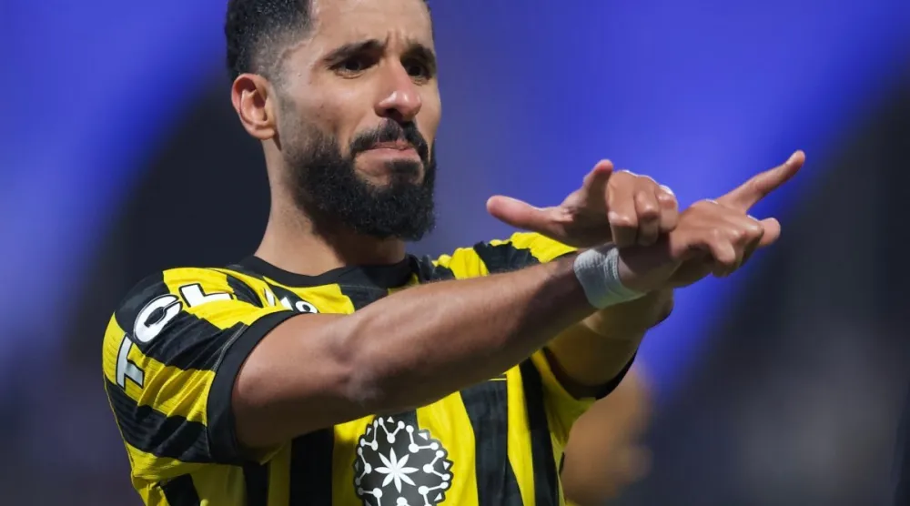 صالح الشهري محتفلاً بهدفه الأول في مرمى الفتح (تصوير: عيسى الدبيسي)