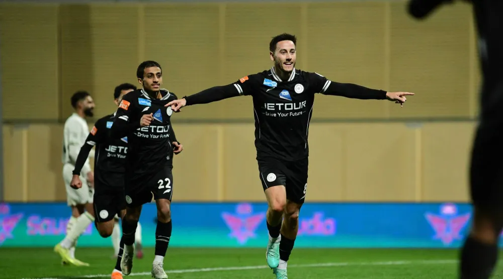 الشباب ظهر بصلابة دفاعية وقوة هجومية في المباراة (تصوير: عبد الرحمن السالم) 