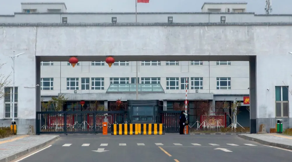 Uluslararası kamuoyu, Uygurların tutulduğu gözaltı kamplarının kapatılması çağrısında bulunmuştu (AP)