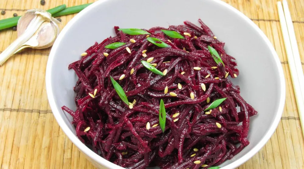 الشمندر المخلل يظهر نتائج واعدة في دعم الصحة الإدراكية (بيكسباي)