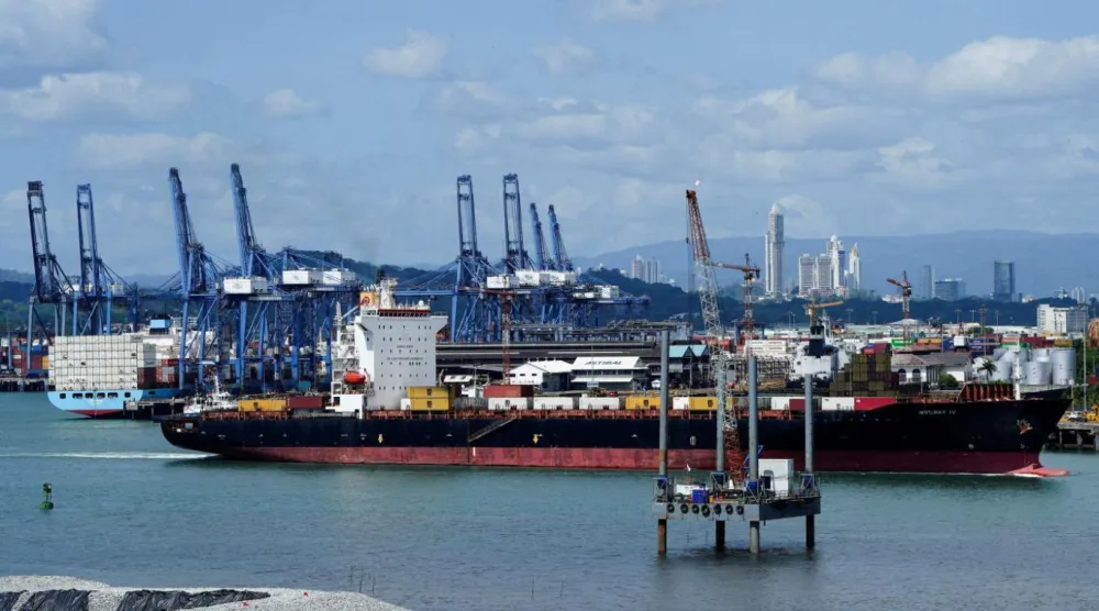 Çin devletine ait şirketler de Panama Kanalı'ndaki ihalelere girmişti (Reuters)