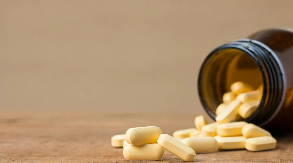 فيتامين «ك» يساعد على تنظيم استخدام الكالسيوم في الجسم إذ يمنع تراكم الترسبات الصلبة (بيكسلز)