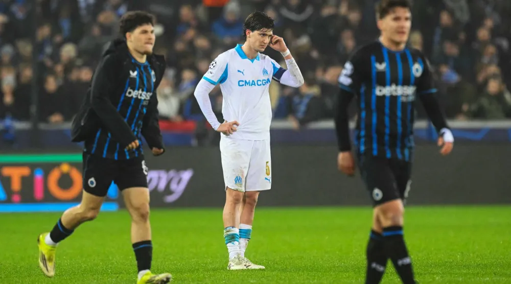 ليوناردو باليردي لاعب مرسيليا يتفاعل عقب نهاية مباراة فريقه أمام كلوب بروج في دوري أبطال أوروبا على ملعب جان برايدل (أ.ف.ب)