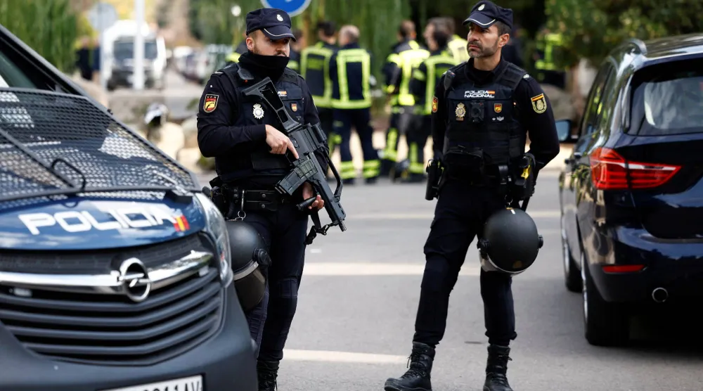 عناصر من الشرطة الإسبانية (أرشيفية - رويترز)