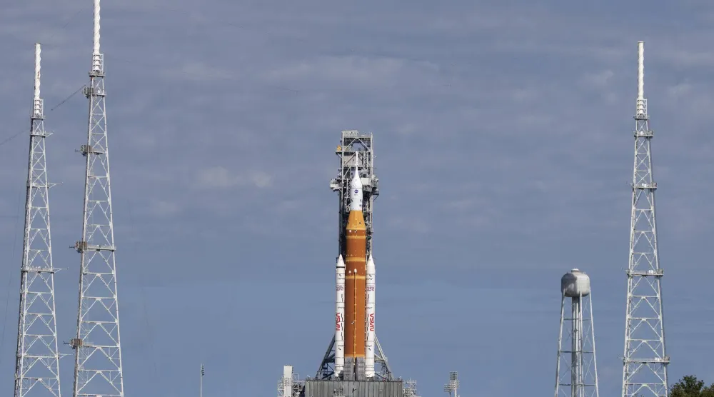 «ناسا» كانت على أهبة الاستعداد لإجراء اختبار تزويد الصاروخ التابع لمهمة «أرتيميس» (إ.ب.أ)