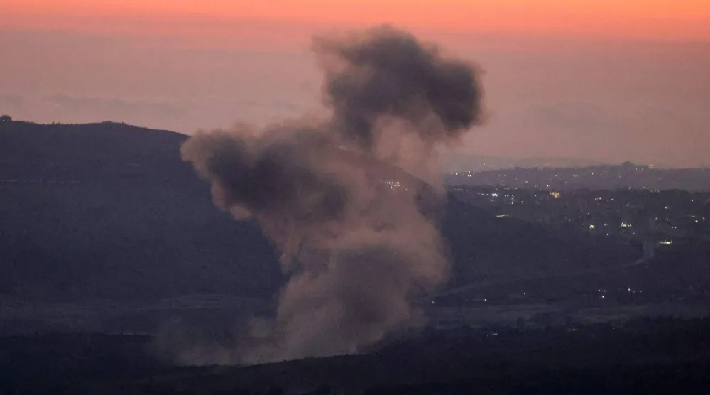 تصاعد الدخان جرّاء قصف إسرائيلي على بلدة الدمشقية في محافظة جزين جنوب لبنان 24 يوليو 2025 (أ.ف.ب)
