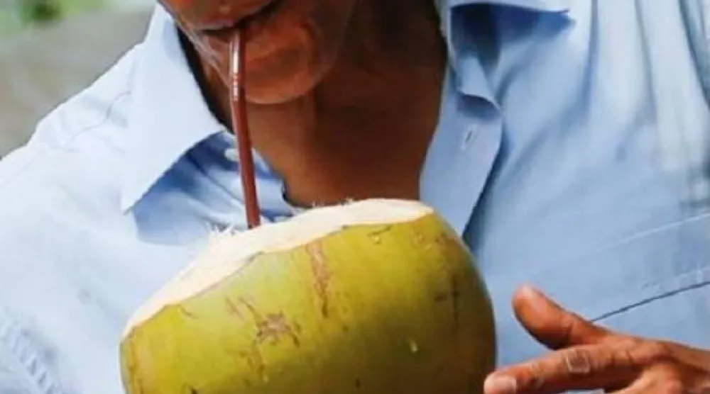 ماء جوز الهند يعد مُرطباً ممتازاً (رويترز)