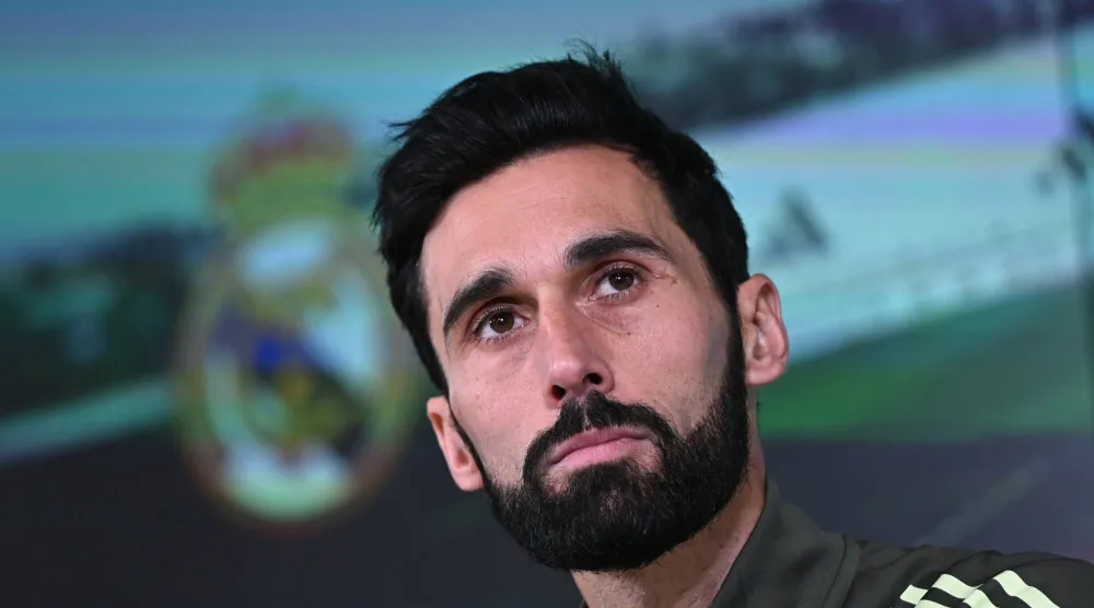 ألفارو أربيلوا المدير الفني لفريق ريال مدريد (إ.ب.أ)