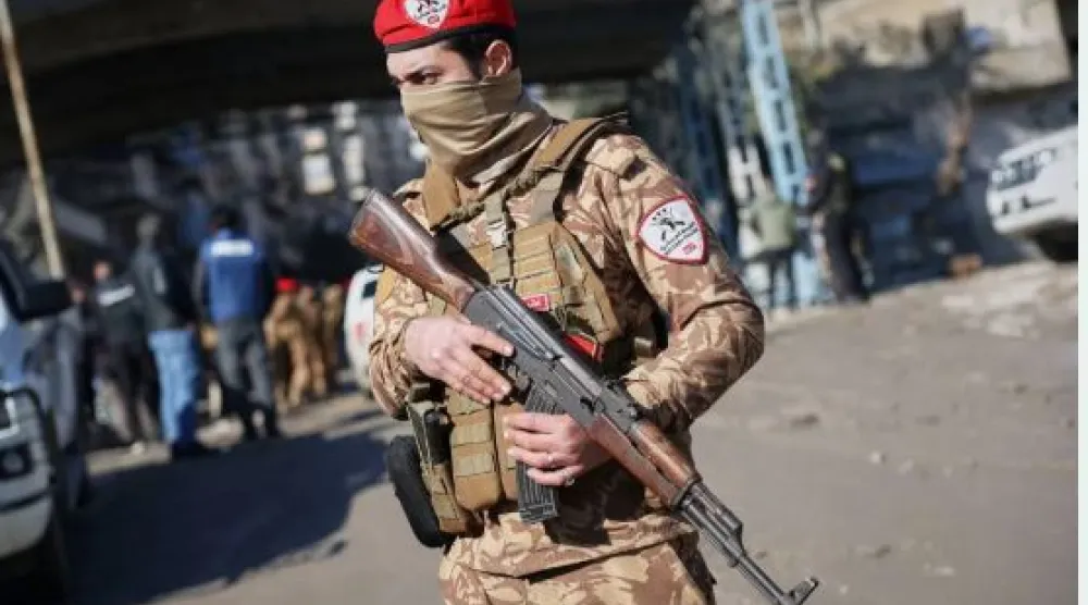 Suriye ordusu, SDF militanlarıyla yaşanan şiddetli çatışmaların ardından Cumartesi sabahı Halep'teki Şeyh Maksoud mahallesinin kontrolünü ele geçirdi.