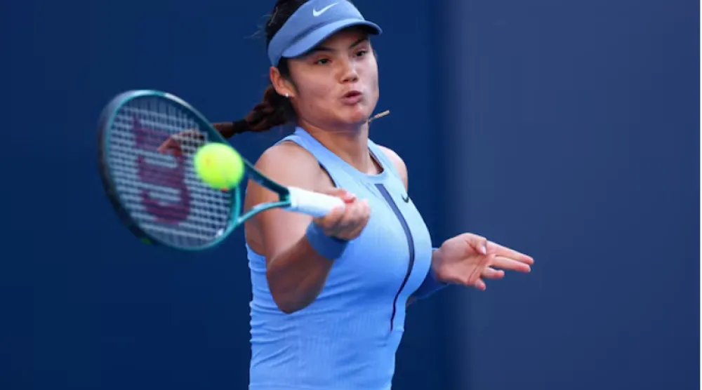 البريطانية إيما رادوكانو (رويترز)