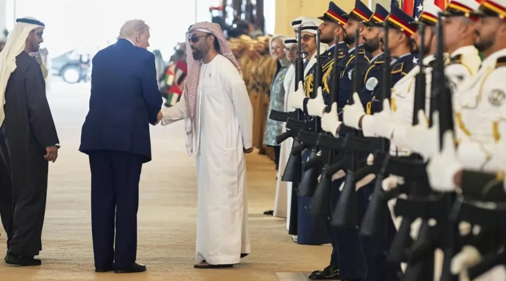 Amerikan medyası, yabancı bir ülkenin yetkilisinin bir ABD Başkanı'nın şirketinde böylesine yüklü miktarda hisse almasının emsalsiz olduğunu bildiriyor (AP)