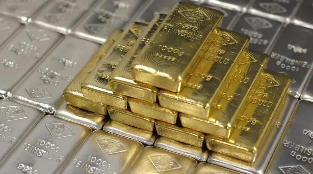 Altın ve gümüş, ekonomik ve jeopolitik krizlere karşı yatırımcılar tarafından güvenli liman olarak görülüyor (Reuters)