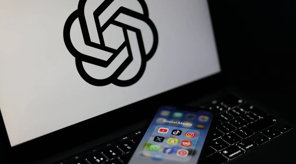 شعار تطبيق المحادثة بالذكاء الاصطناعي «شات جي بي تي» (إ.ب.أ)