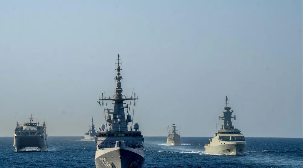 مناورات السفن تضمنت تنفيذ سفن الملك رماية بالصواريخ والذخائر الحية في مسرح العمليات (واس)
