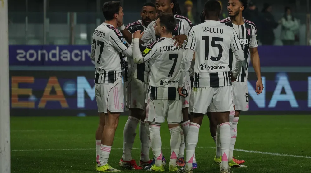 فرحة لاعبي يوفنتوس بالتسجيل في مرمى بارما تكررت أربع مرات (إ.ب.أ)