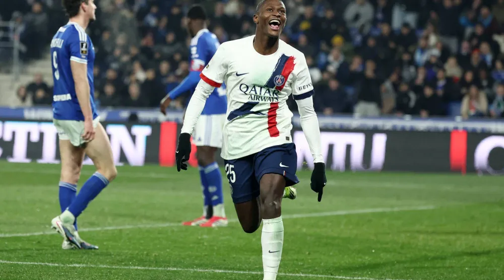 «الدوري الفرنسي»: بعشرة لاعبين... سان جيرمان يفوز ويستعيد الصدارة