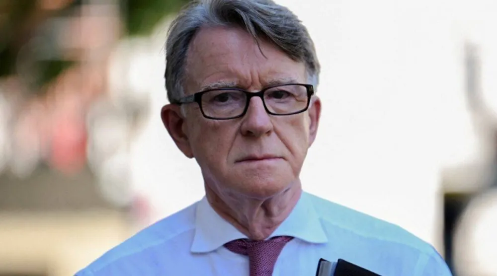 السياسي البريطاني بيتر ماندلسون (رويترز)