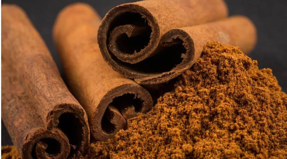 القرفة معروفة بخصائصها المضادة للالتهابات والبكتيريا (رويترز)