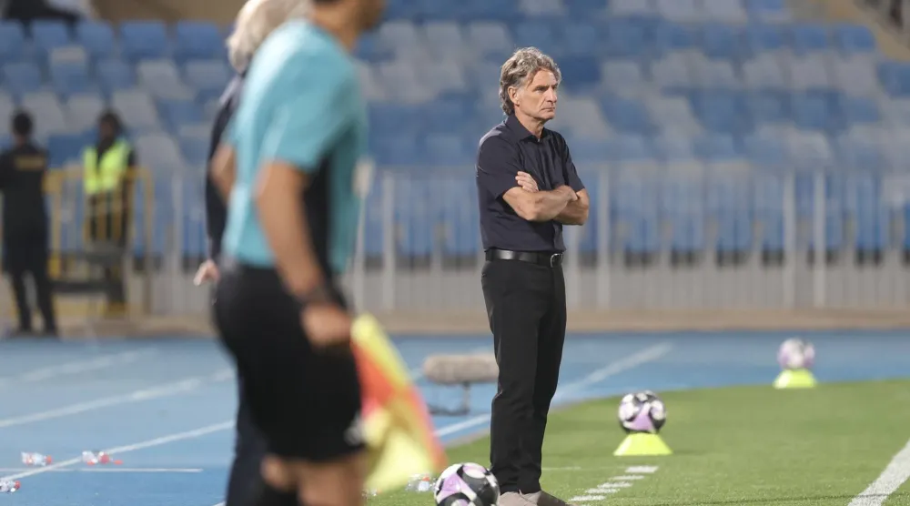 الأوروغوياني دانيال كارينيو المدير الفني للرياض (تصوير: عبد العزيز النومان)