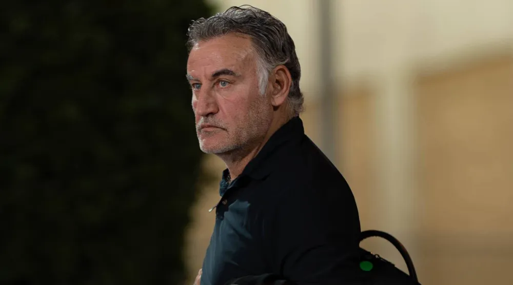 الفرنسي كريستوف غالتييه مدرب فريق نيوم (نادي نيوم) 