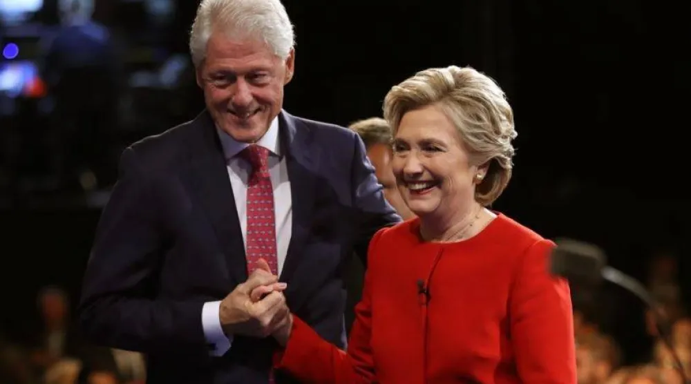 بيل وهيلاري كلينتون (أرشيفية - رويترز)