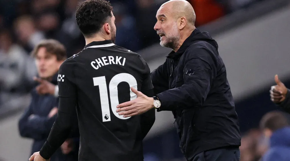 ريان شرقي تعرّض لإصابة خلال مواجهة توتنهام (رويترز)