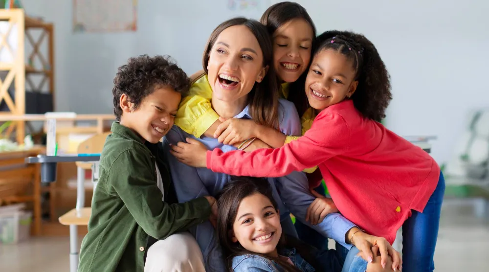 من مبلغ صغير خرج أثرٌ أكبر من الدرس (شاترستوك)