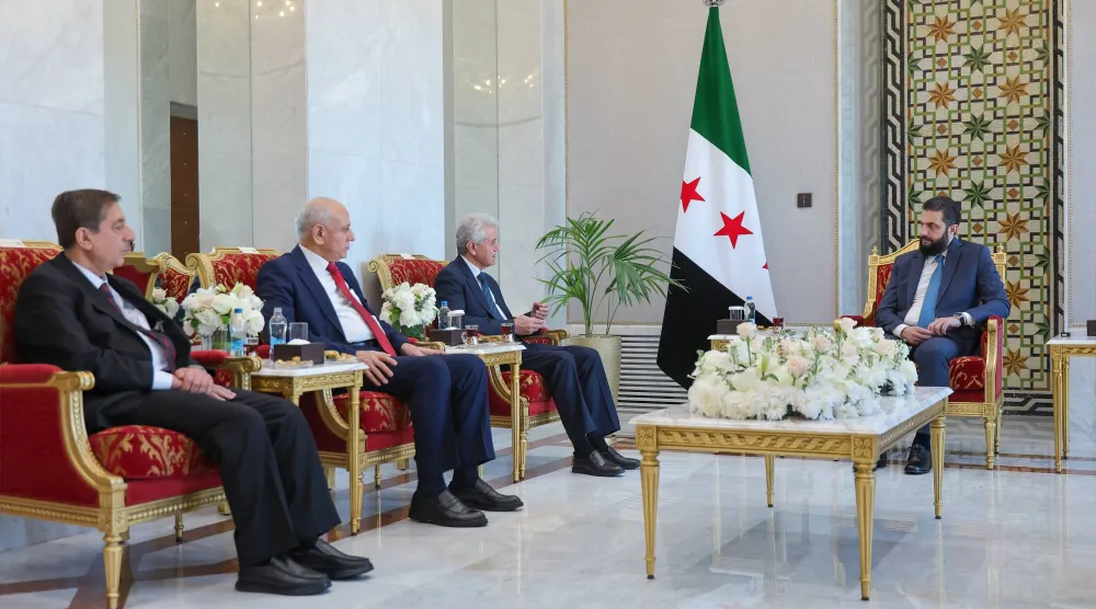 جانب من لقاء الرئيس الشرع وفد «المجلس الوطني الكردي» الثلاثاء (حساب الرئاسة) 