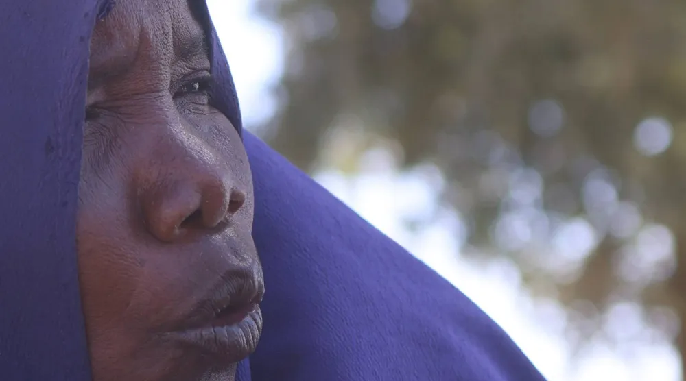 مدينة آدم خميس عاشت الأهوال في حرب الفاشر قبل لجوئها إلى تشاد (رويترز)