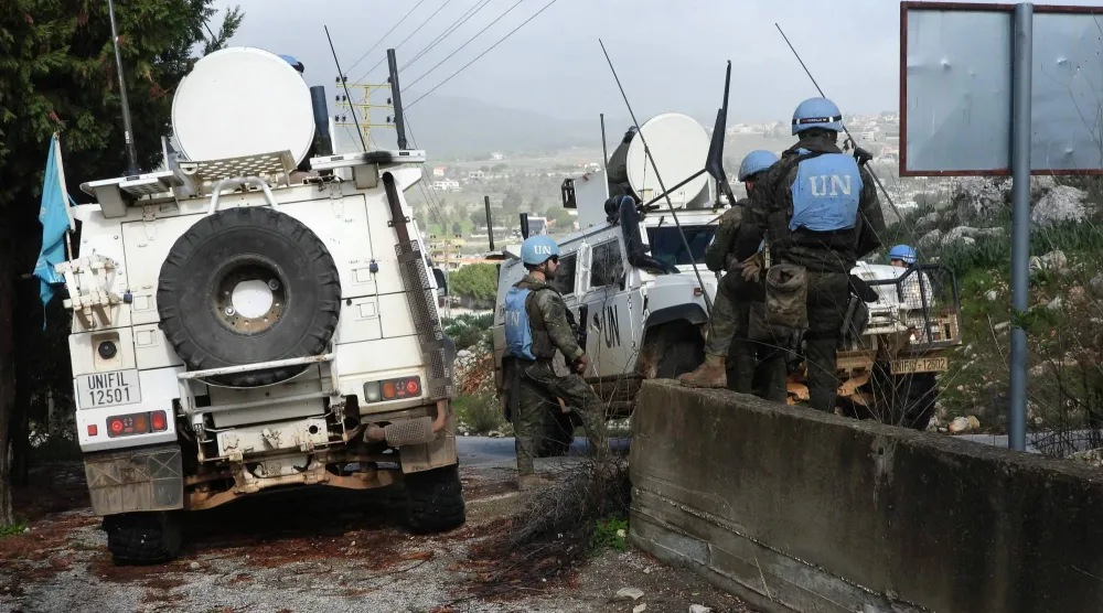 عناصر في «اليونيفيل» ببلدة الخيام في جنوب لبنان (أ.ف.ب)