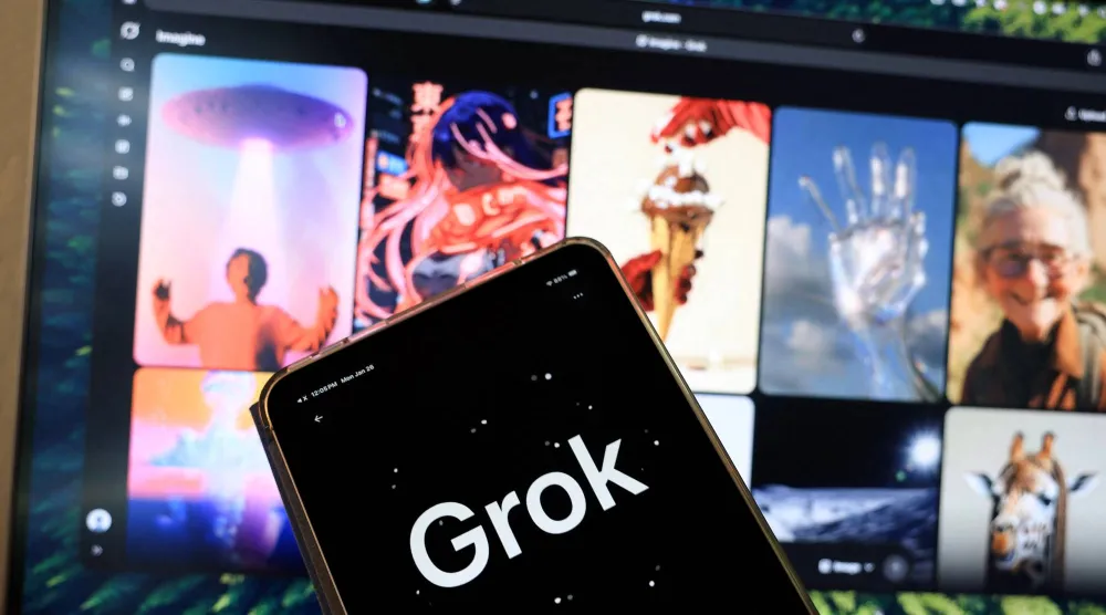 روبوت الدردشة التابع لشركة «إكس» المدعوم بالذكاء الاصطناعي «جروك» (أ.ف.ب)