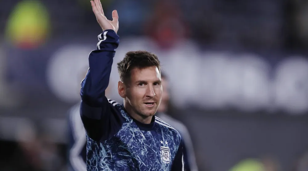 هل يعود ليونيل ميسي لنادي نيولز أولد بويز؟ (د.ب.أ)