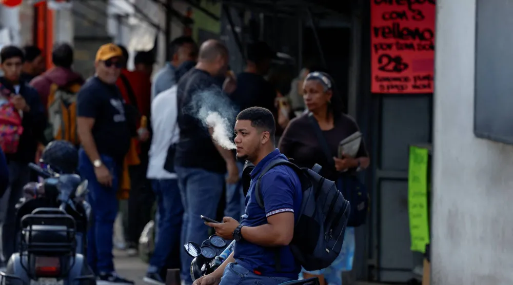 التدخين من أكثر عوامل الخطر شيوعاً (رويترز)