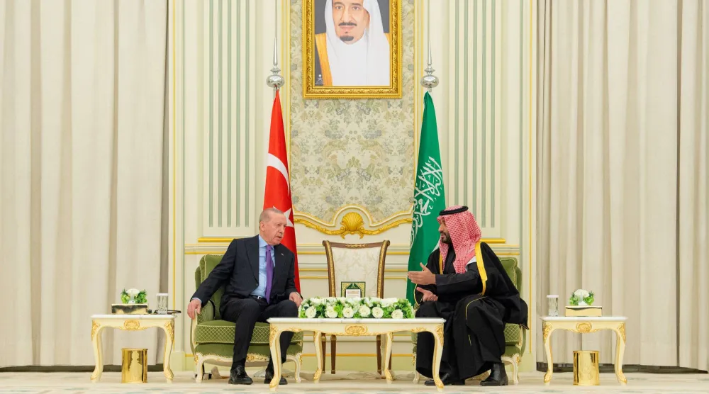 ولي العهد السعودي والرئيس التركي خلال مباحثاتهما الرسمية أمس (واس)