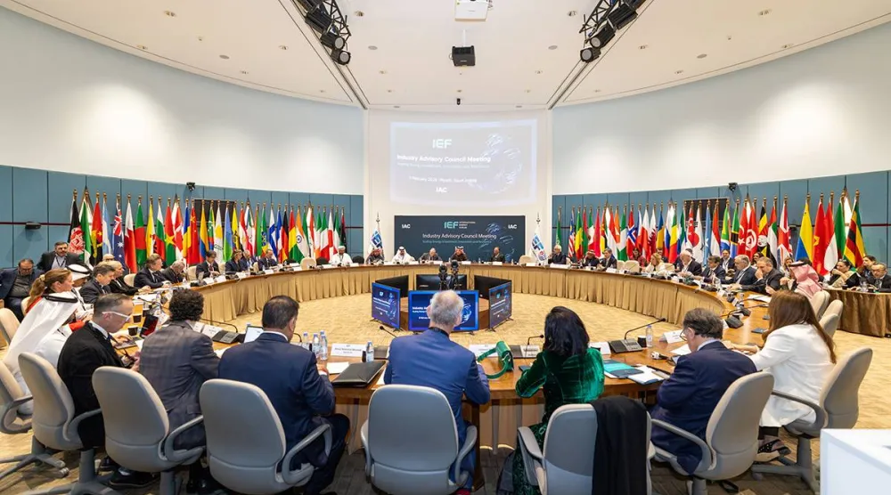 مشاركون في ندوة آفاق الطاقة العالمية (إكس)