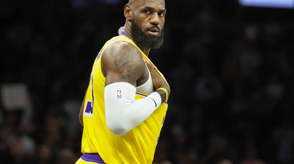 ليبرون جيمس (رويترز)