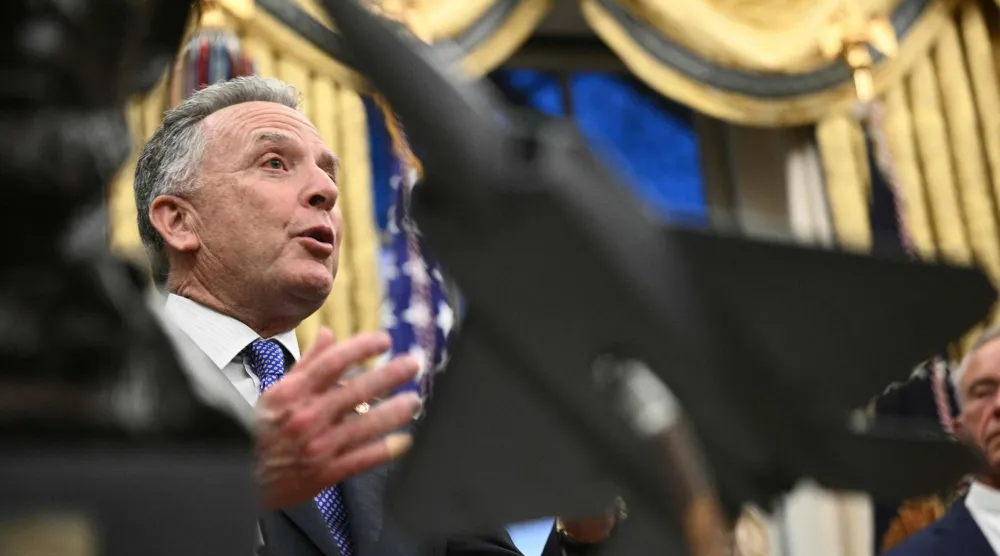 المبعوث الأميركي الخاص إلى الشرق الأوسط ستيف ويتكوف يتحدث على هامش مؤتمر صحافي للرئيس دونالد ترمب في المكتب البيضوي 29 يناير (أ.ف.ب)