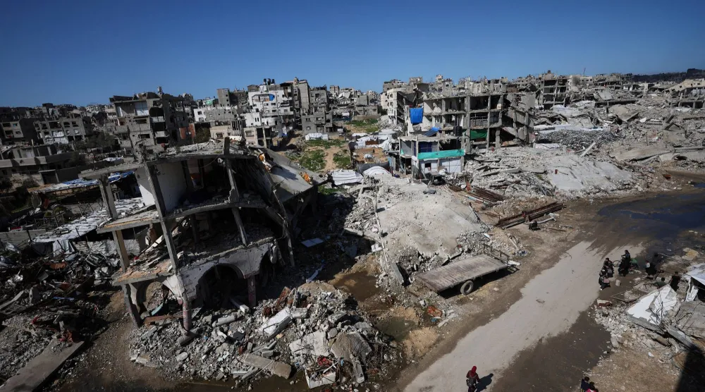 أنقاض مبانٍ دُمرت في القصف الإسرائيلي خلال عامين من الحرب... مدينة غزة يوم 4 فبراير 2026 (رويترز)