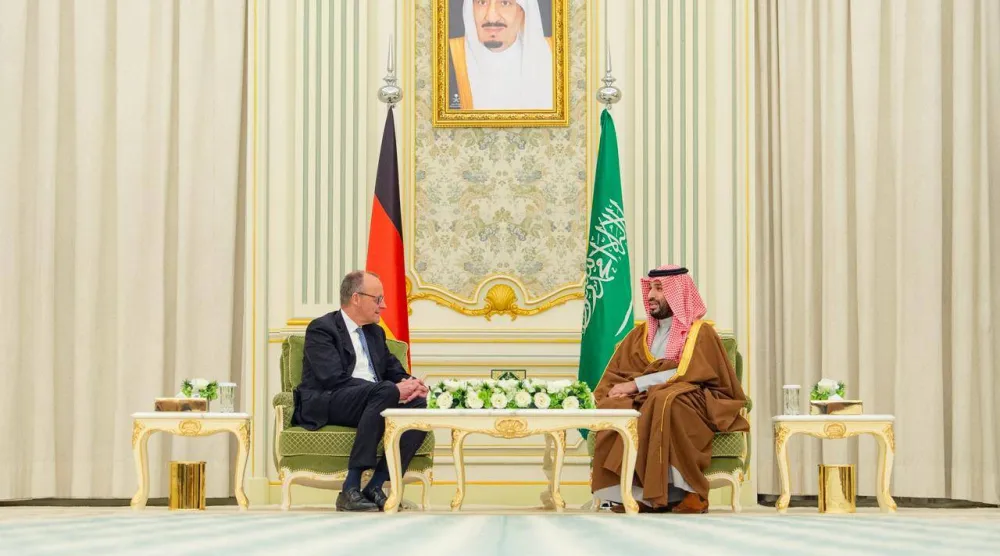 ولي العهد السعودي لدى محادثاته مع المستشار الألماني أمس (واس)