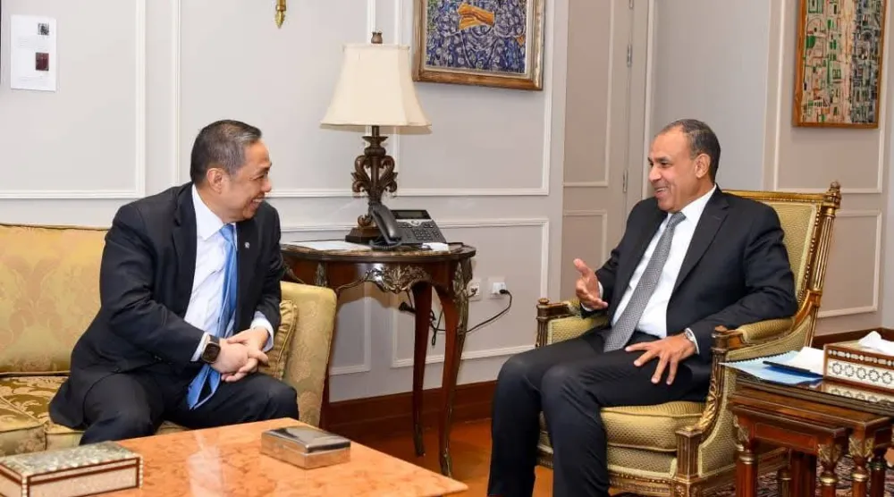 وزير الخارجية المصري خلال استقبال نائب وزير خارجية إندونيسيا الخميس (الخارجية المصرية) 