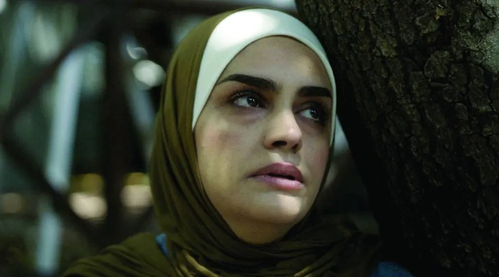 شاشة الناقد: فيلمان عن النزوح الواقعي والخيالي