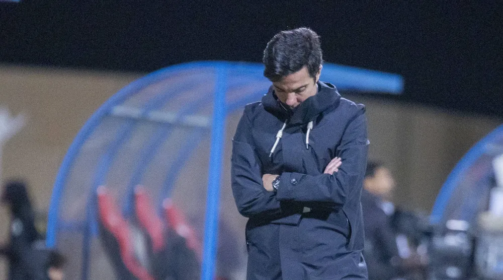 ماريو سيلفا مدرب فريق النجمة (تصوير: سعد الدوسري)