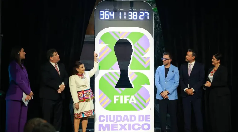 عمدة مدينة مكسيكو يتعهد بتقديم ترحيب حار لجميع جماهير كأس العالم 2026 (رويترز)