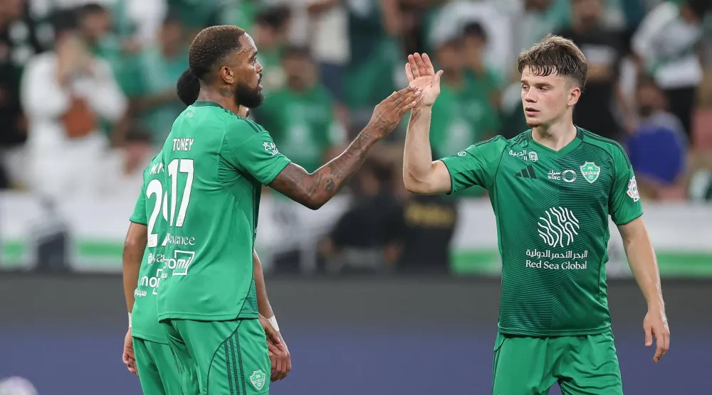 إيفان توني يحتفل بهدفه في شباك الحزم (تصوير: عدنان مهدلي) 