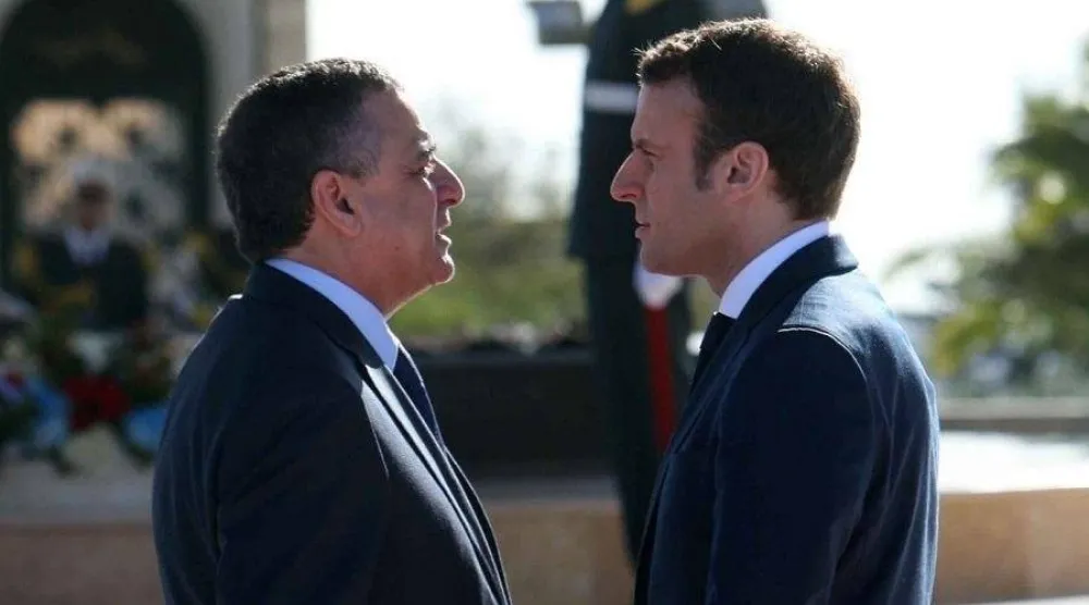 وزير الصناعة الجزائري سابقاً مع الرئيس الفرنسي عام 2017 (حسابات مبلغين عن الفساد)