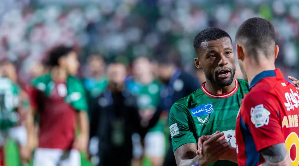 الهولندي فينالدوم قائد فريق الاتفاق (تصوير: عيسى الدبيسي) 