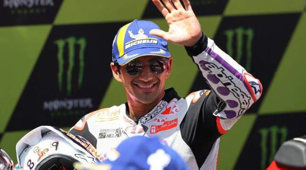 خورخي مارتن بطل العالم السابق في سباقات الدراجات النارية (رويترز)