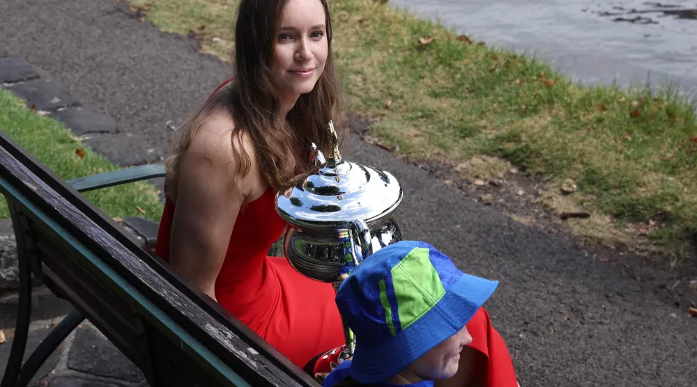 الكازاخية إيلينا ريباكينا احتفلت بلقب أستراليا وتستعد للدوحة (أ.ف.ب)