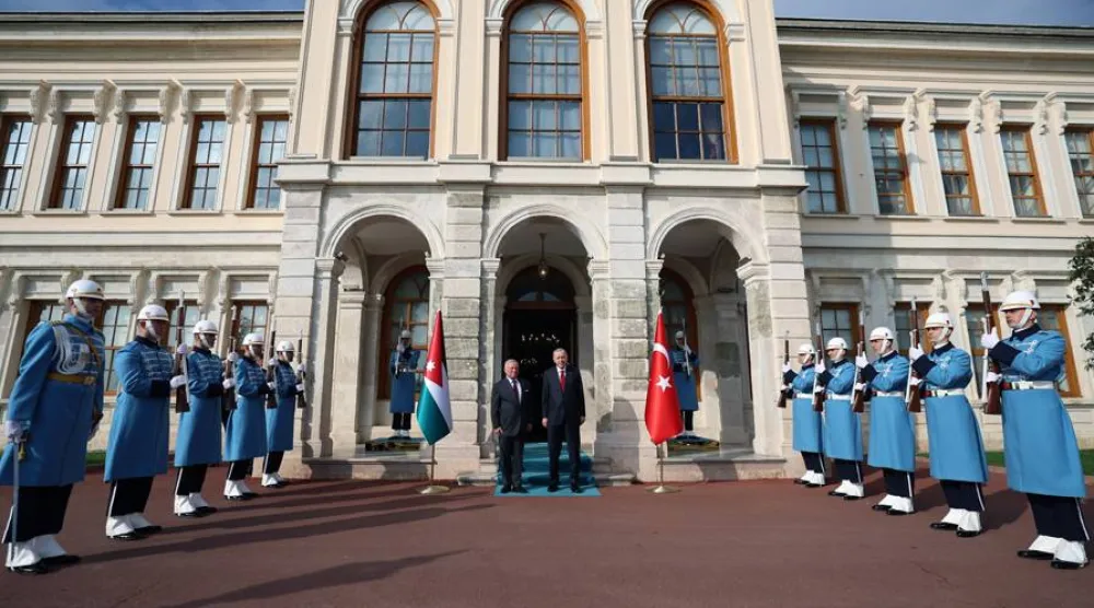 الرئيس التركي رجب طيب إردوغان خلال استقبال العاهل الأردني الملك عبد الله الثاني في إسطنبول السبت (الرئاسة التركية)