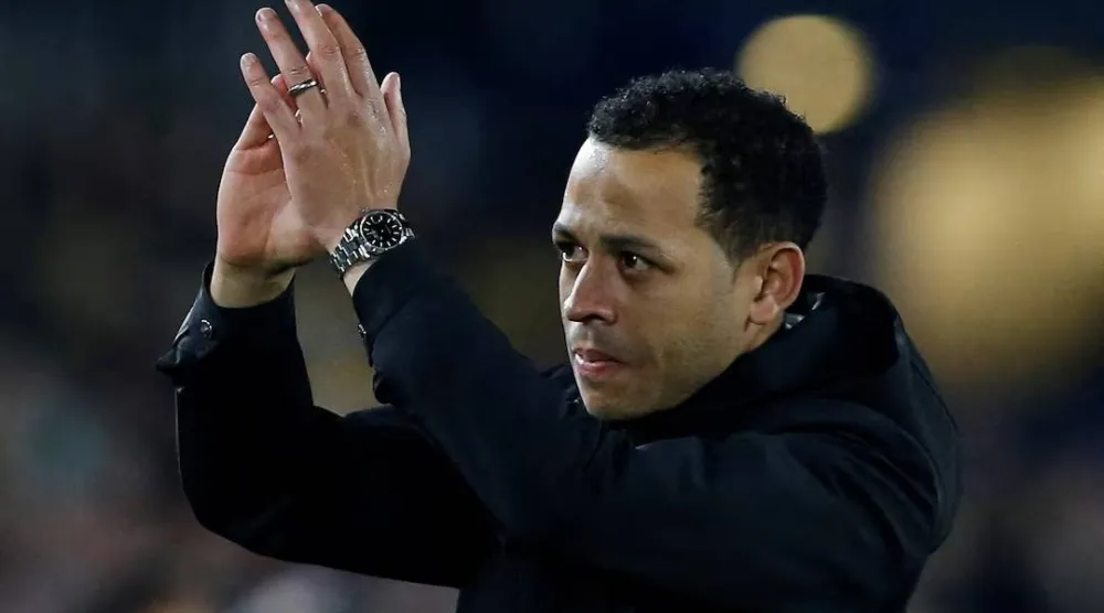 ليام روزنيور المدير الفني لفريق تشيلسي (رويترز)